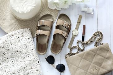 must-have-womens-flat-sandals-at-dsw